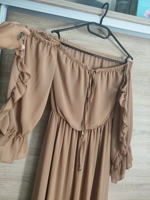 Śliczna długa sukienka