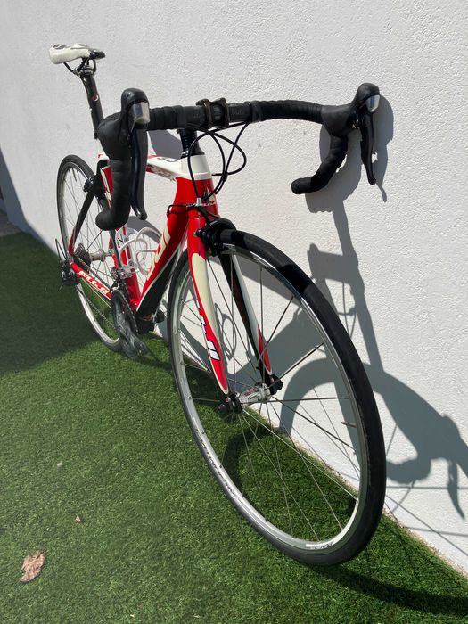 Fuji Carbono Shimano 105