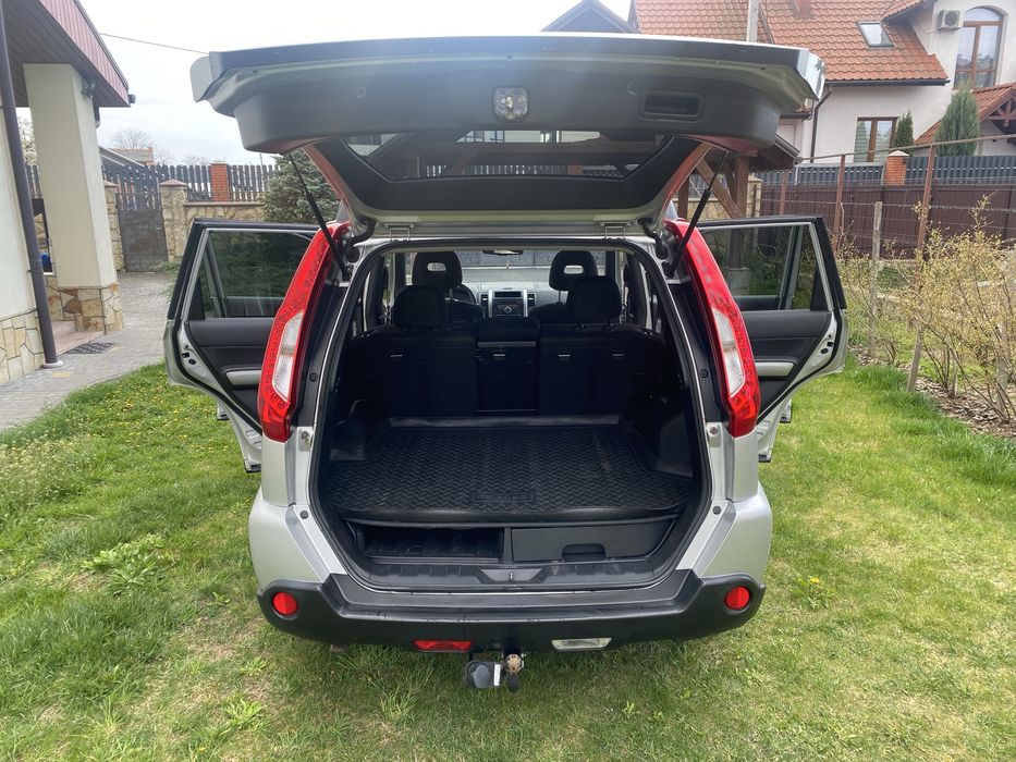 Продаж автомобіля Nissan X-Trail