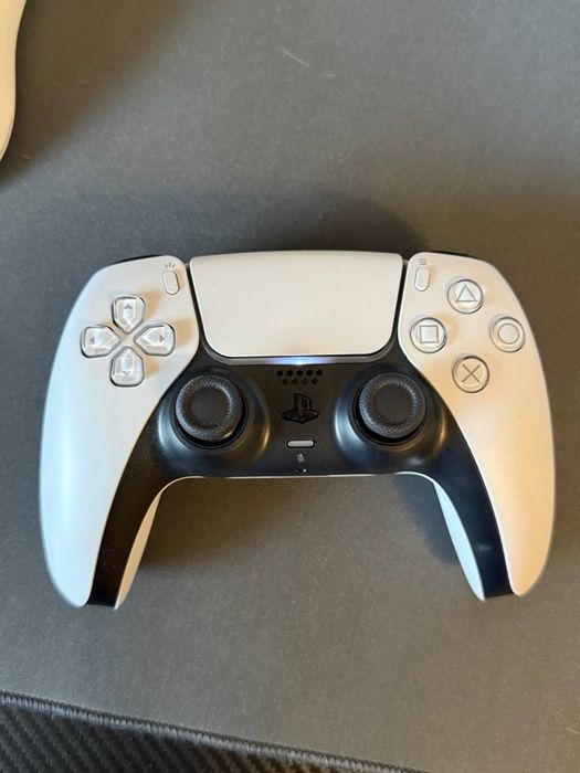 Sony PlayStation 5 (PS5)