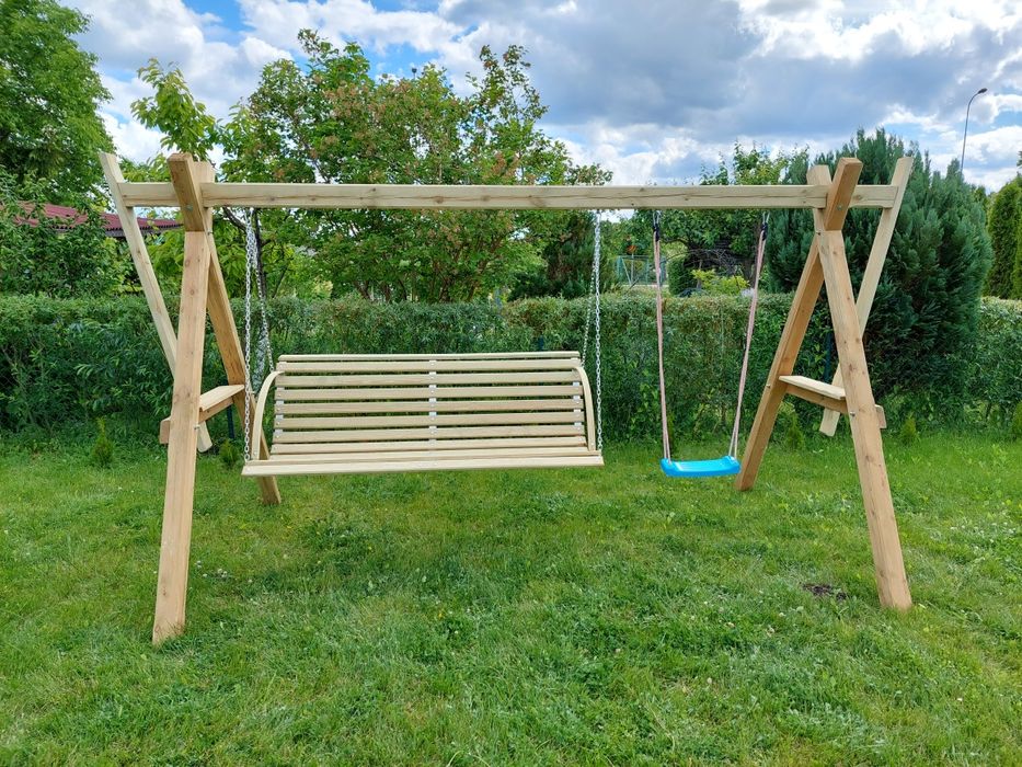 Huśtawka ogrodowa. Bujawka z pergolą.Meble ogrodowe. Plac  zabaw