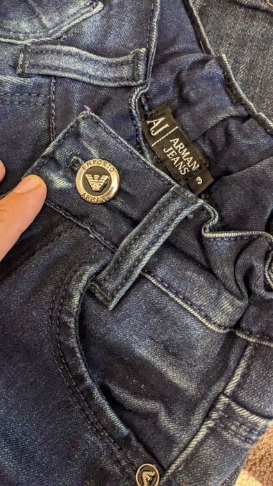 Продам джинсы Levi's, Armani