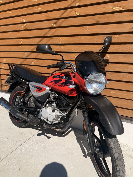 Bajaj boxer 150.