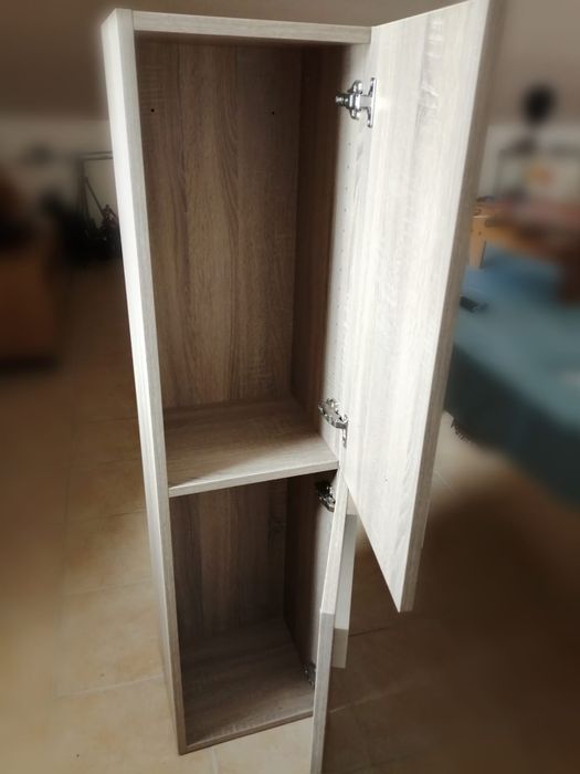 Coluna suspensa para casa de banho