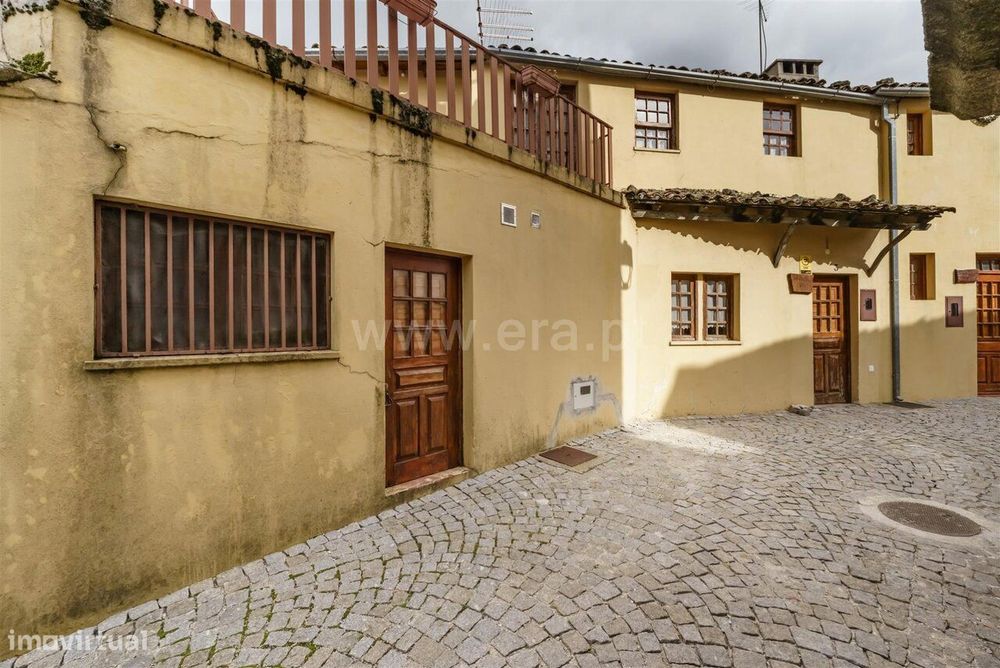 Moradia T6 / Seia, Sabugueiro — Sabugueiro, Guarda