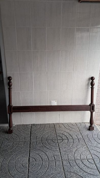 Cama madeira maciça