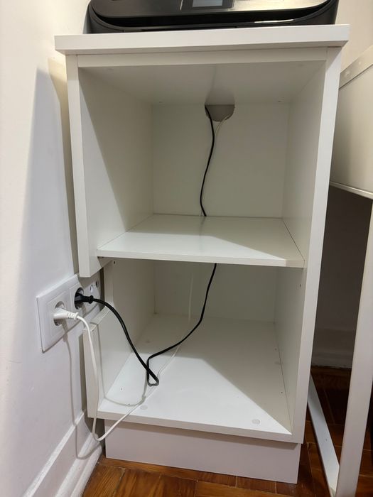 Móvel Branco de madeira maciça