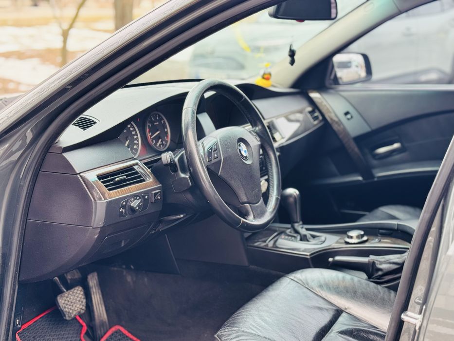 БМВ Е60 2.5 автомат