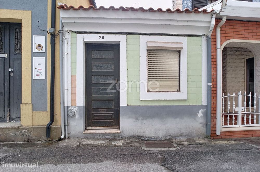 Moradia para reabilitação no coração da Beira Mar - Aveiro