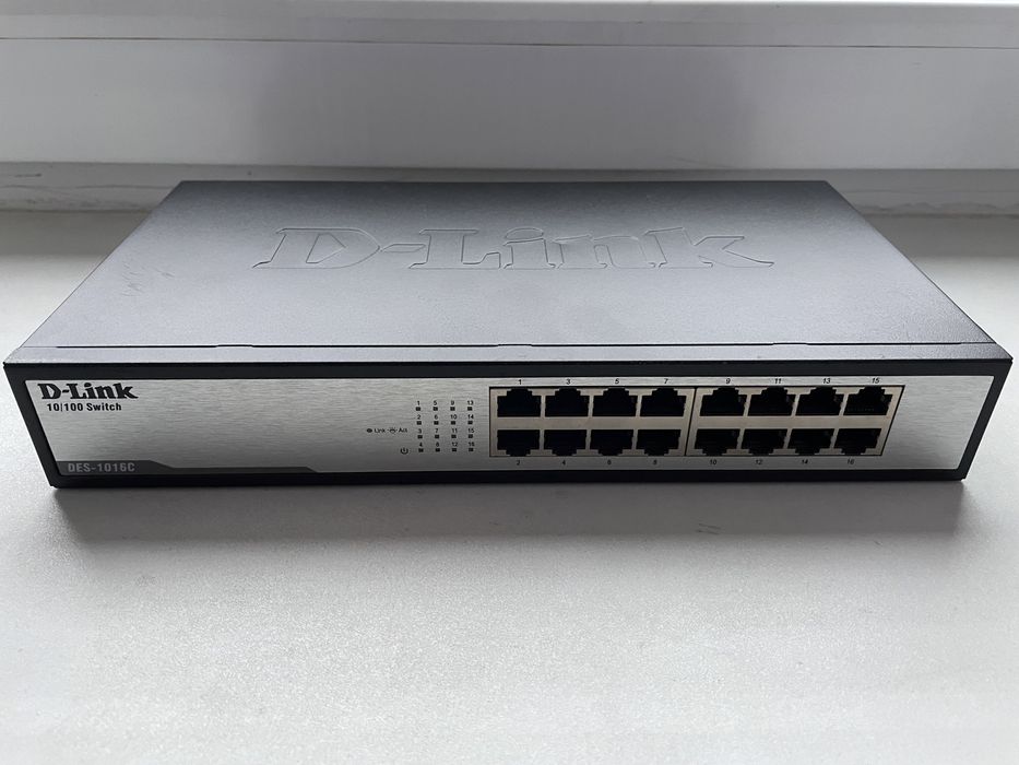 Комутатор D-Link DES-1016C під 19-дюймову стійку
