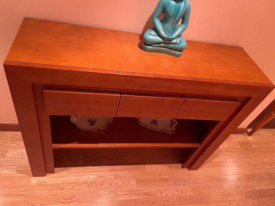 Movel de entrada em nogueira