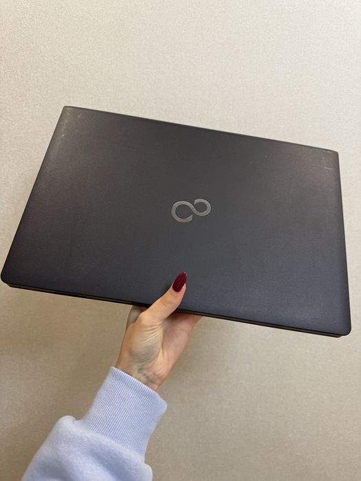Fujitsu LIFEBOOK A555 — 15.6”, Intel Core i5