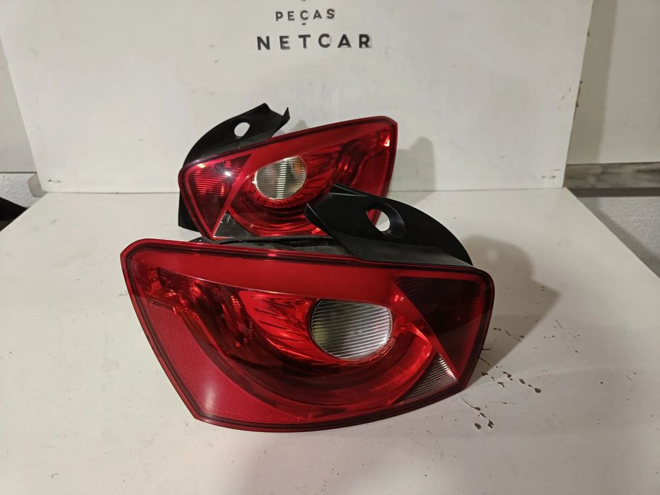 Farol Farolim seat Ibiza 6J 2011  5 portas