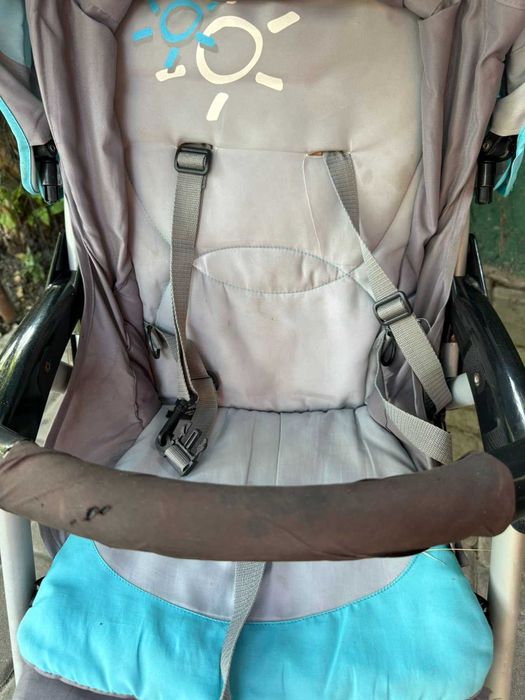 Дитяча коляска в рабочому стані