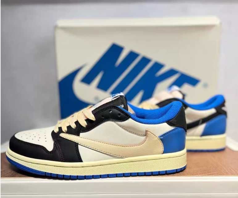 Nike Reverse Swoosh Low-top Triple Collaboration Lightning R.41