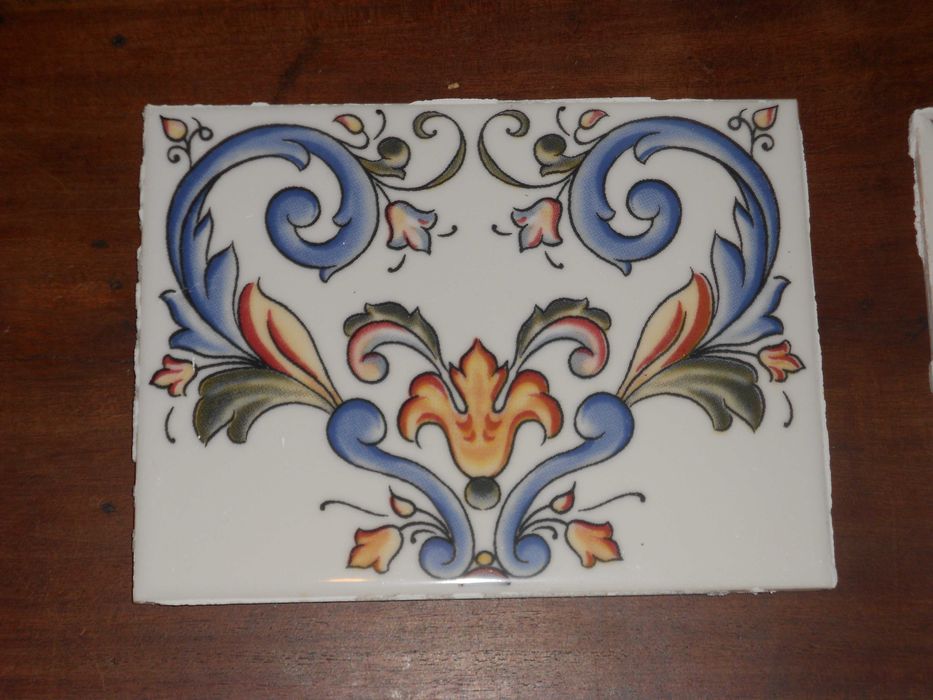 Conjunto de azulejos antigos bom estado