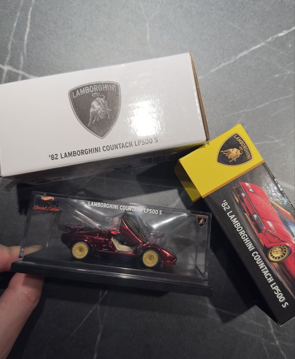 Hot Wheels Lamborghini Countach RLC Red /12500