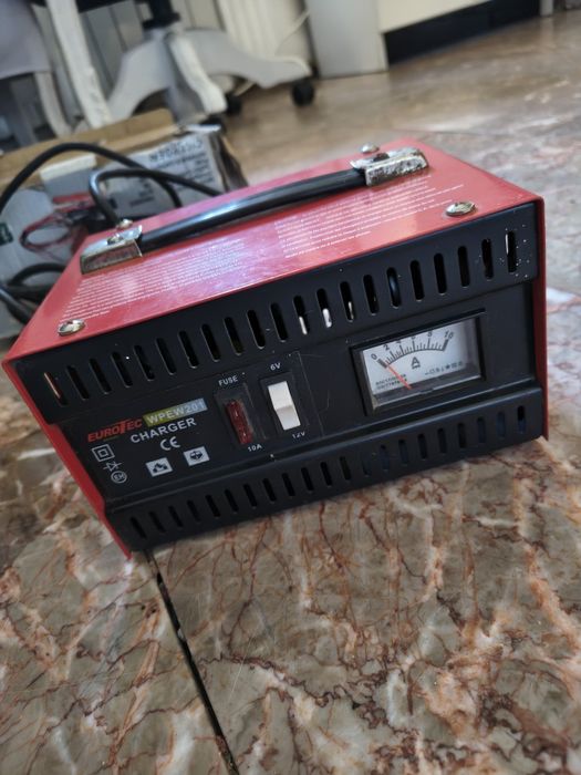 Prostownik samochodowy 10A