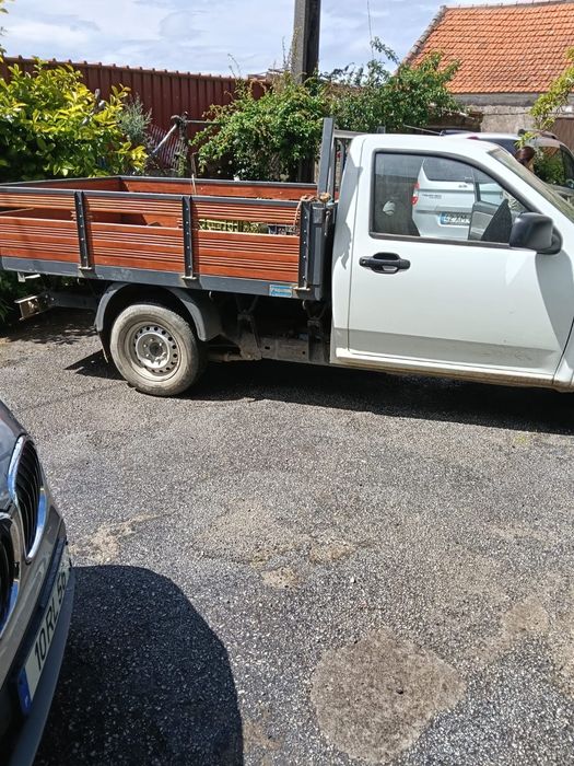 Vender-se carrinha Isuzu