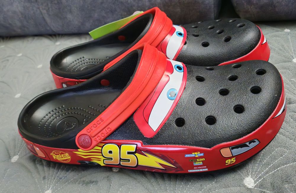 (PW/SW2) Crocs Klapki cars W12 M10 eu 43.5
