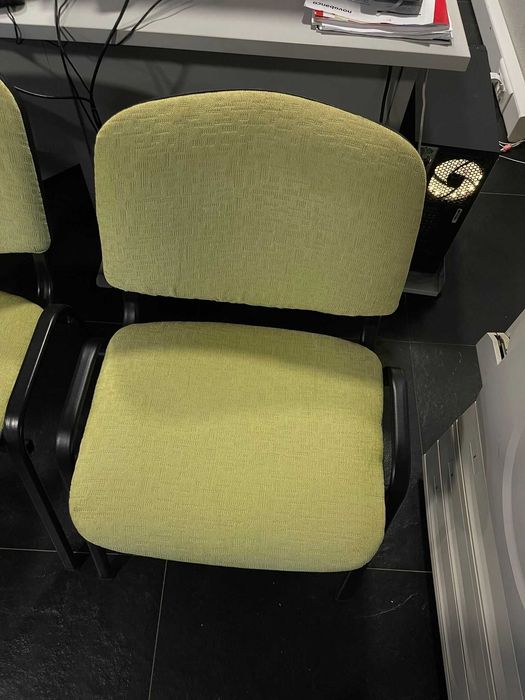Conjunto de cadeiras escritório verdes