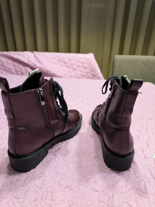 Botins bordô Stradivarius