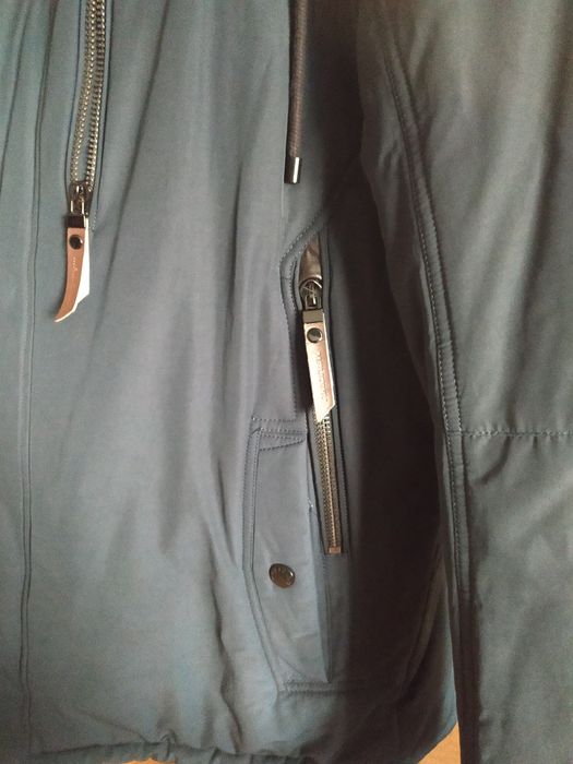 Чоловіча зимова куртка.