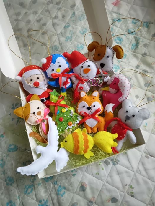 Набори новорічних іграшок на ялинку