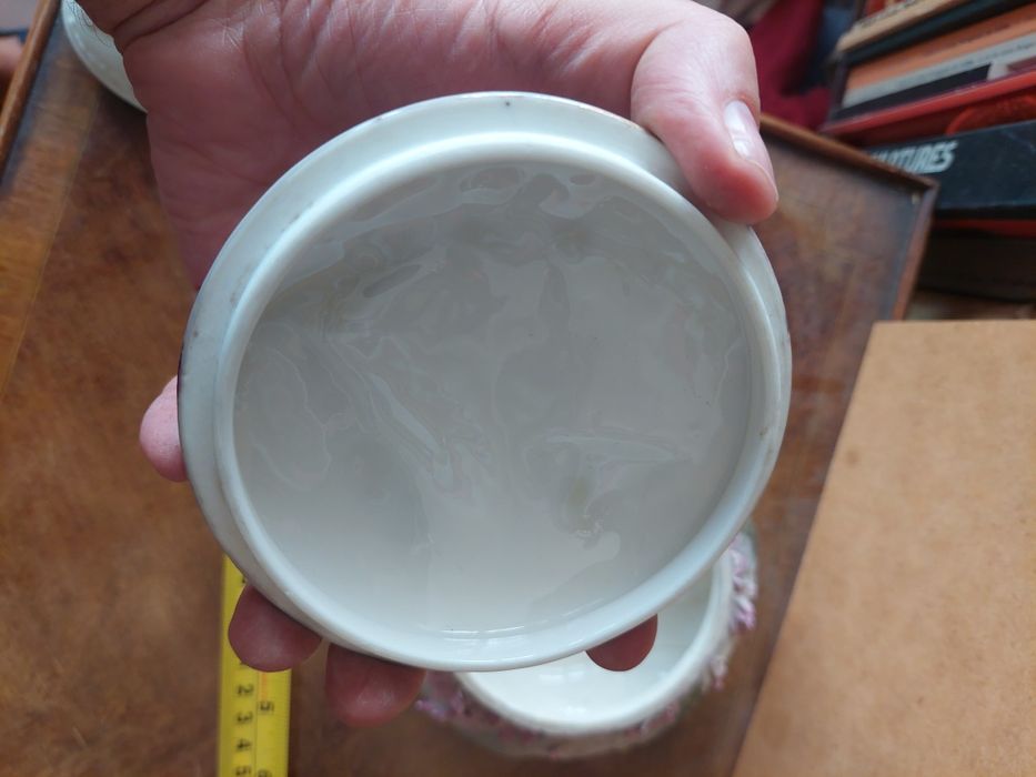 Caixa antiga em porcelana