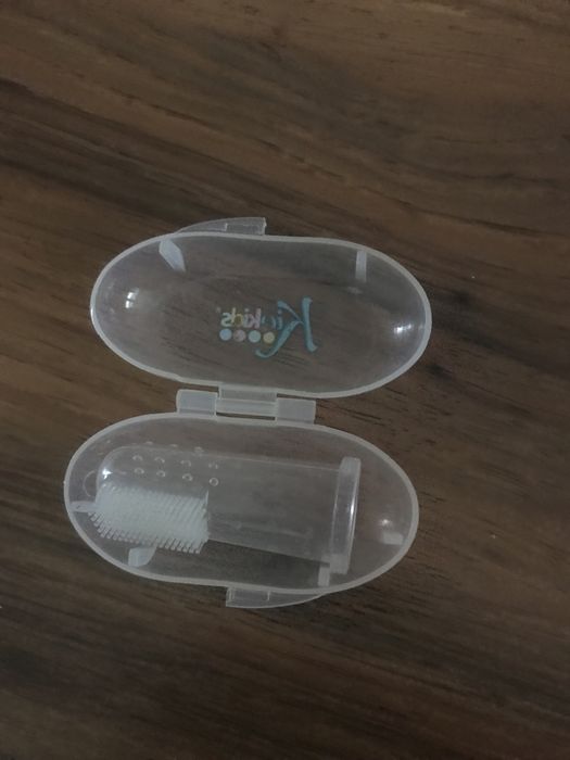 Escova de gengiva e dentes para bebé (dedeira)