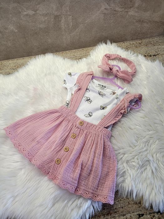 Śliczny zestaw body, muslinowa sukieneczka, opaska 6-9 m-cy