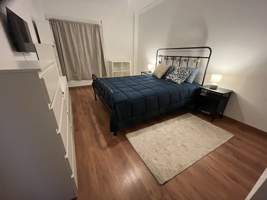 Alugo Quarto - Carregado
