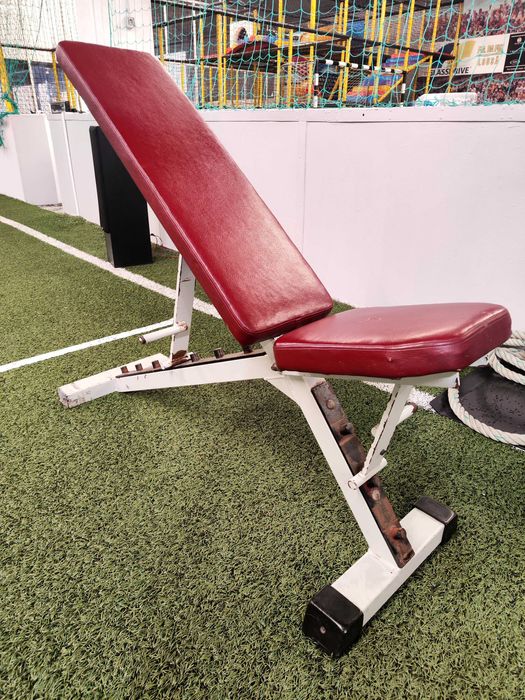 Banco reclinável de Ginásio
