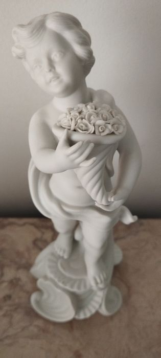 Estatueta em biscuit Vista Alegre criança