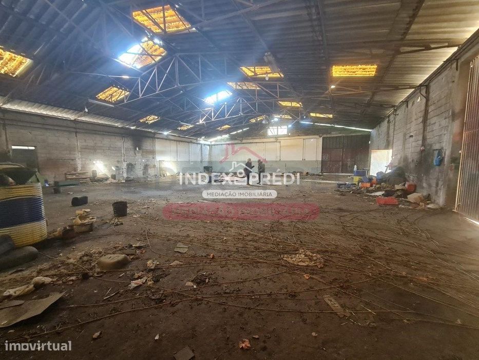 Armazém Industrial - Sernacelhe - Viseu