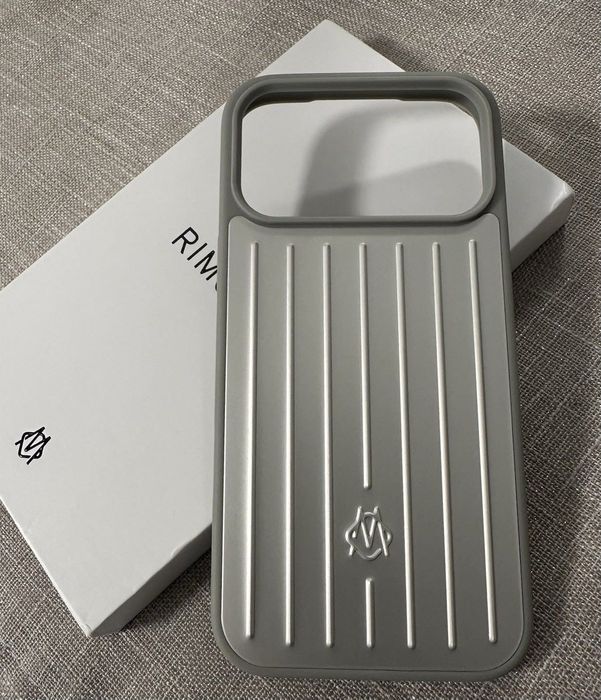Чохол Rimowa на iPhone 17 pro max та 17 pro алюміній