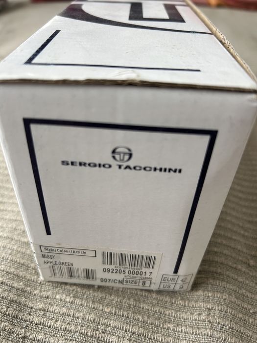 Вʼєтнамки Sergio Tacchini р.42