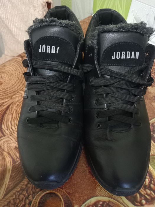 Продам мужские полуботинки