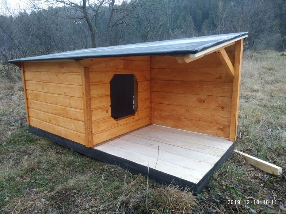 Будки для собак з дерева