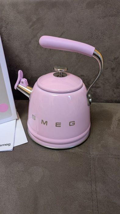 Чайник Smeg новий