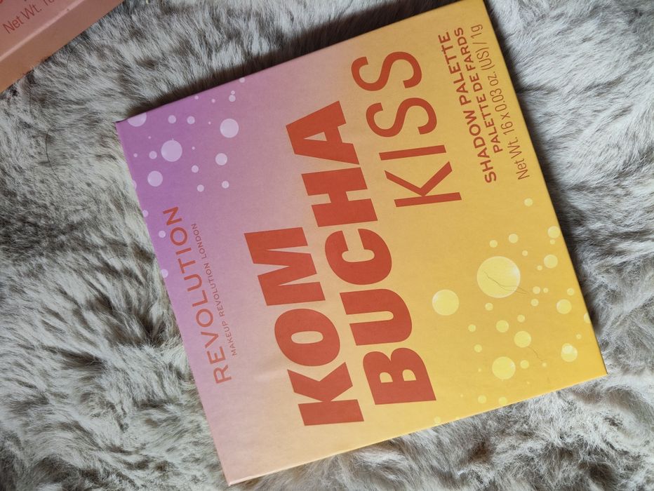 Paletka cieni make up revolution Kombucha Kiss nowa