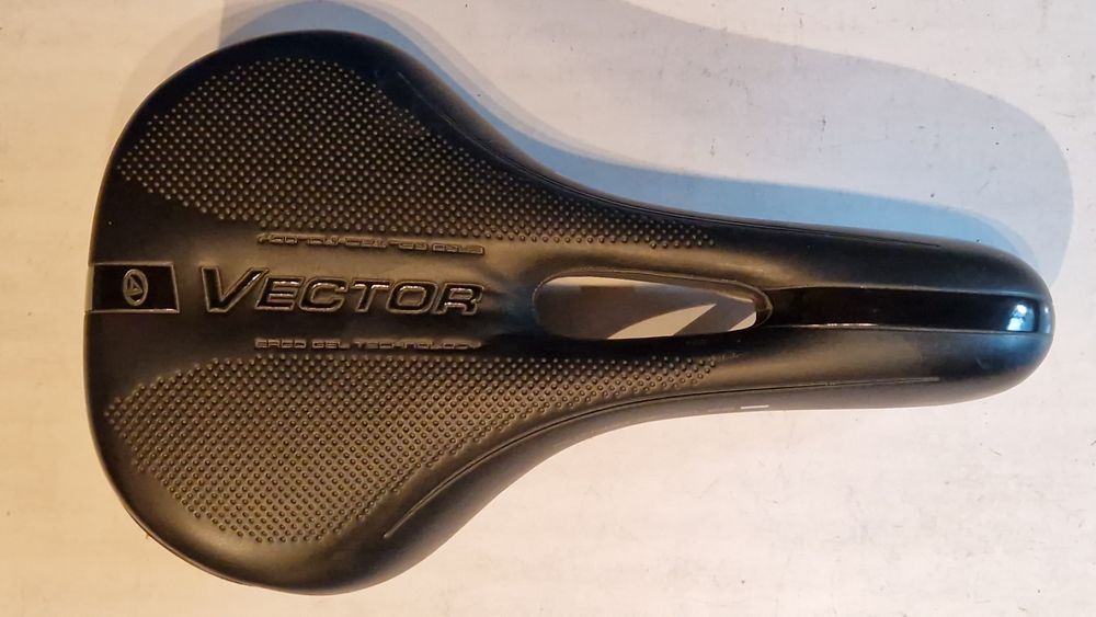Siodełko Accent Vector 165mm