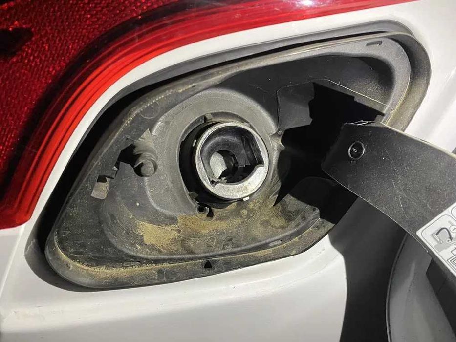 Крышка бензобака Ford ( замыкается )