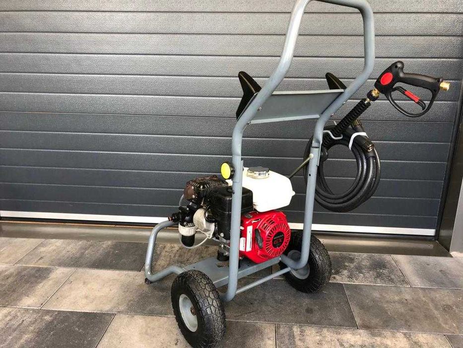 Myjka ciśnieniowa spalinowa Karcher HD 7/15 G - silnik Honda