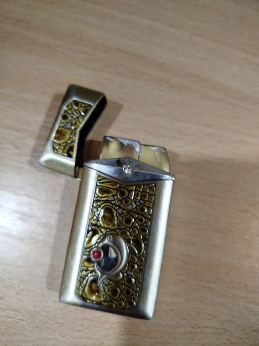Запальничка бензинова
