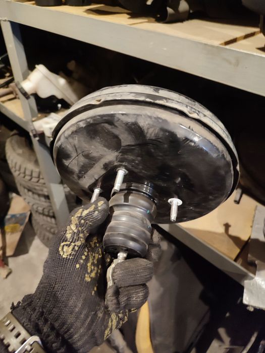 Вакуумний підсилювач гальм вакуумний усилитель тормозов Хундай Кіа Ріо