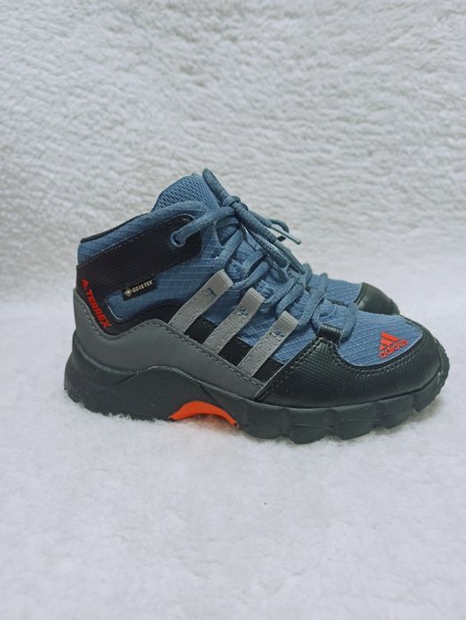 Оригінал Adidas Core-tex 26 розмір, устілка 16.5 см,черевички для хлопчика