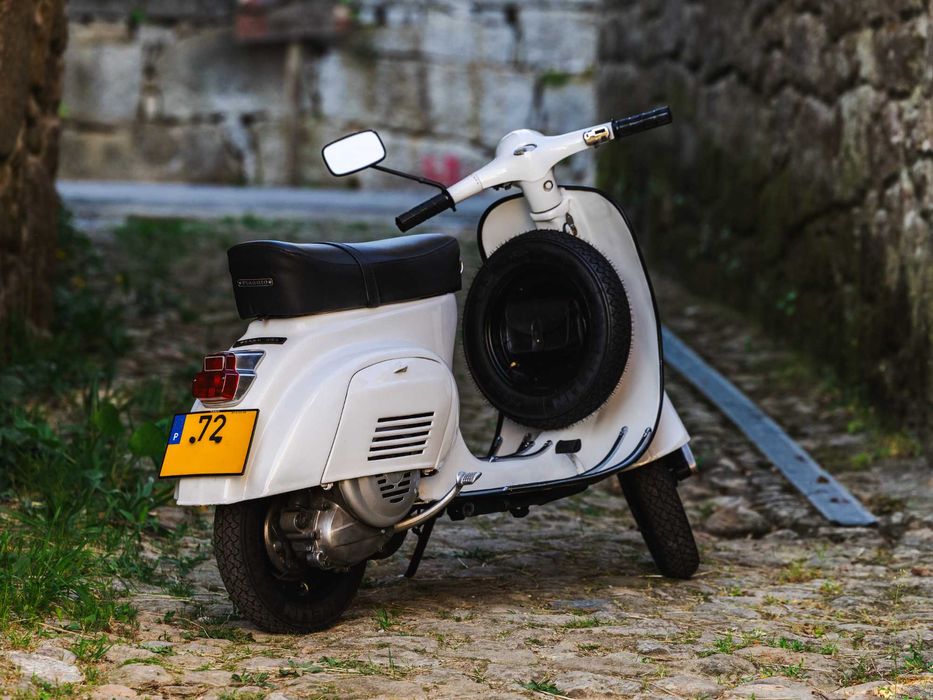 Vespa 50s (1972) – A Autenticidade da Patine | Preservação Ativa | 4 Vel. | Matching Numbers | 2 Lugares