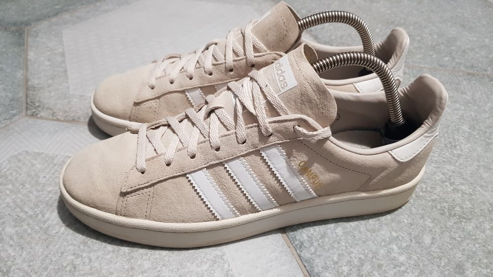 Продам фірмові кросівки Adidas campus
