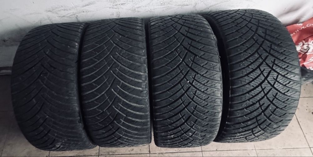 Stan bdb 7,5mm 2022r cena za 4szt Berlin Allseason- 235/35/19